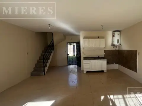 Depto Tipo Casa 3 ambientes con 2 baños