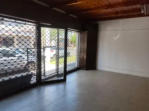 Local en Alquiler Via Púb.