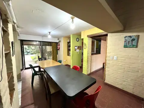 Casa de 5 ambientes con dependencia de servicio en venta, en San Fernando.