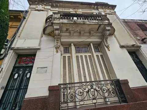 Depto Tipo Casa en Venta 50 años
