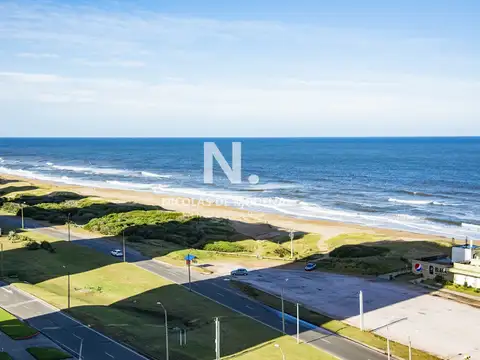 Hermoso Departamento en venta de 3 dormitorios. Torre Tiburon. Playa Brava.