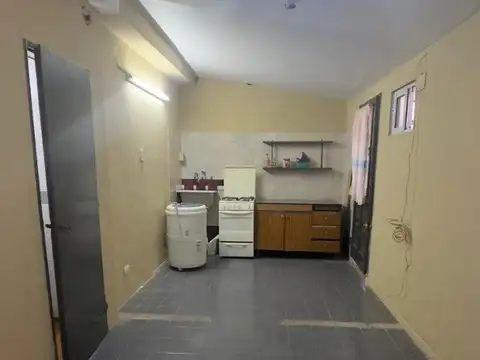 Monoambiente en planta baja con terraza compartida * Sin expensas