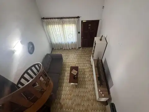 Casa 5 ambientes con 1 baño