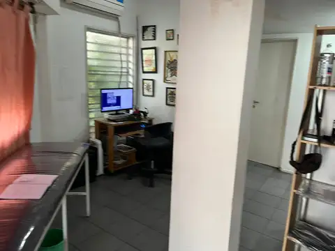 José León Suárez 1700, Piso Pb