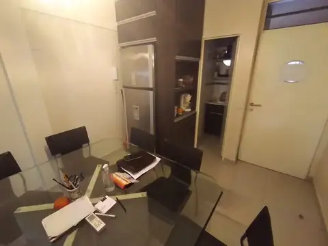 Oficina 1 ambiente con 1 baño