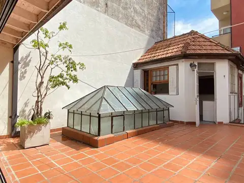 VENTA - CASA LOTE PROPIO -TERRAZA, QUINCHO Y PATIO