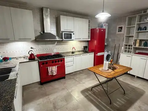 Importante casa en venta y alquiler temporario Mar Azul