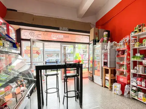 Hilarion de la Quintana  al 1800 esquina Hipolito Yrigoyen