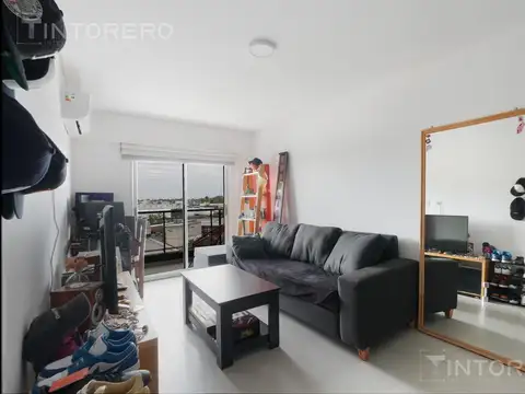 Departamento en venta de 2 ambientes con balcón en Morón.