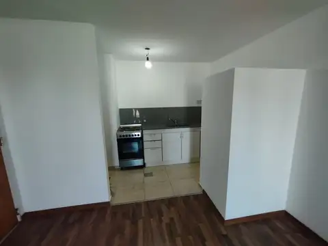 Departamento de tres ambientes  en alquiler en Liniers con balcon aterrazado