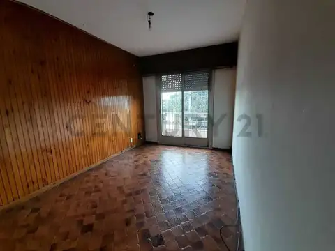 VENTA CASA 4 AMB + GALPON + LOCAL