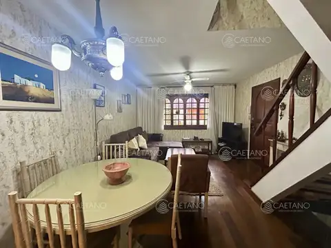 Casa 3 ambientes con 2 baños