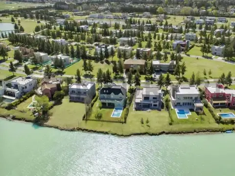 Terreno en Venta 27  mts Frente