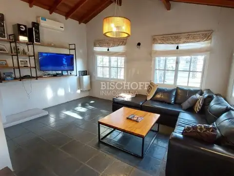 AVENIDA 8 ENTRE PASEOS 103 Y 104