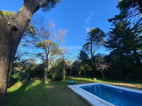 AVENIDA 8 ENTRE PASEOS 103 Y 104