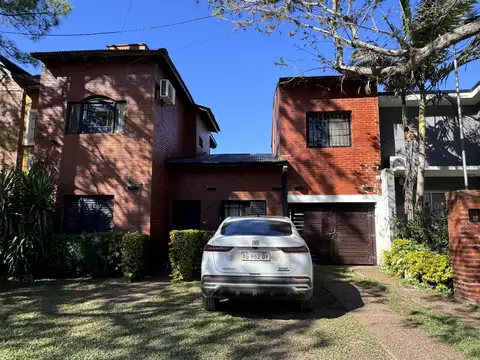 Casa en  calle Raul Alfonsin 434