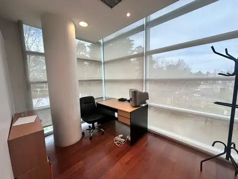 Oficina en Alquiler en Pilar, USD 2.600