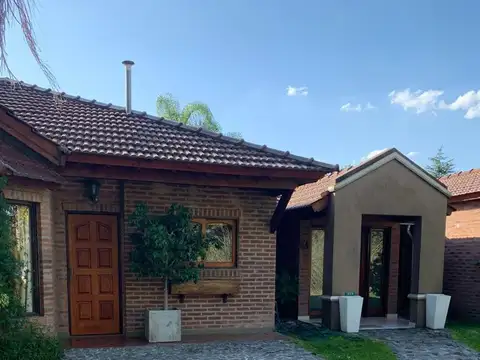 Casa 5 ambientes con 3 baños