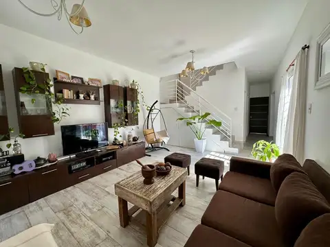 Casa en Venta en Loma Verde, USD 185.000