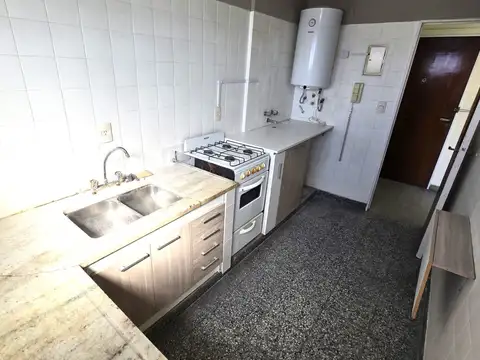 Av B Rivadavia 8800, Piso 6