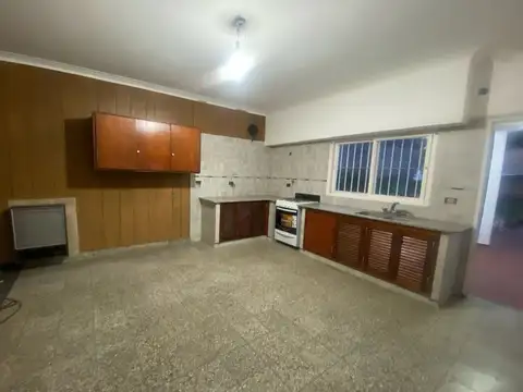 PH EN VENTA, 1 DORMITORIO CON PATIO, TOLOSA