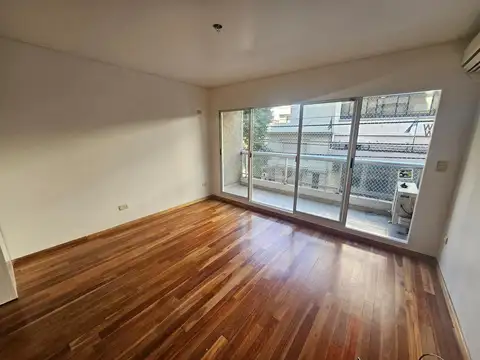 Quintino Bocayuva 100, Piso 1