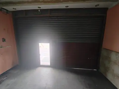 Local en Alquiler en Isidro Casanova, $ 800.000