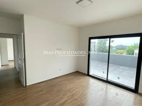 Casa en Venta con 4 cocheras