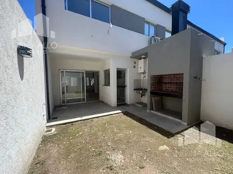 Depto Tipo Casa en Venta de 3 ambientes