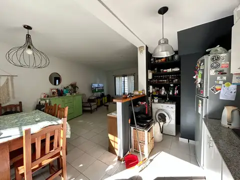 Casa 4 ambientes con 1 baño