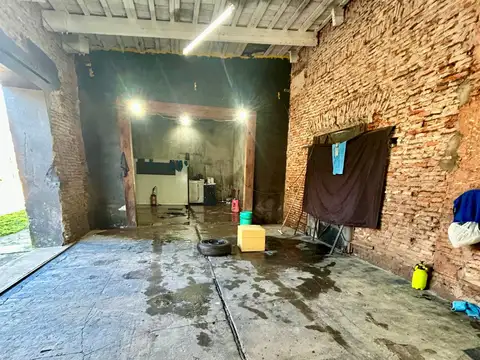 VENTA - 2 LOTES CON GALPON