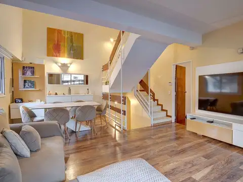 Depto Tipo Casa en Venta en Flores, USD 399.000