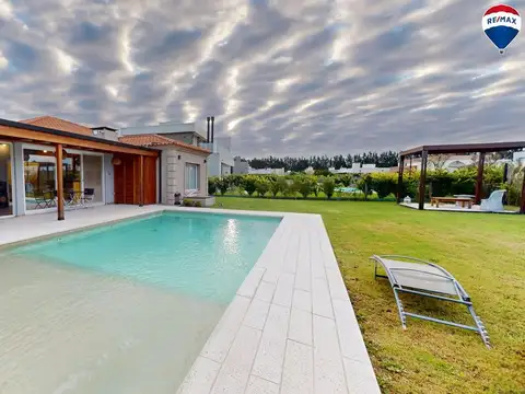 VENTA CASA 4 AMBIENTES AMOBLADA BARRIO SANTA INES