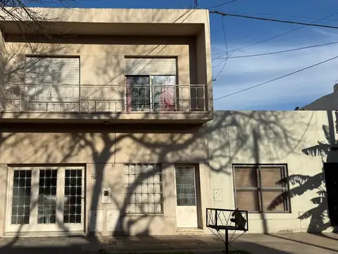 VENTA CASA CON DEPARTAMENTO EXCELENTE UBICACION