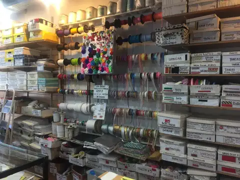 Av. Maipú al 600, entre Lavalle y Las Heras