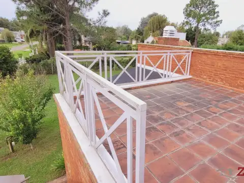 Casa en Venta con 4 cocheras