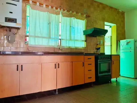 José Hernández 900