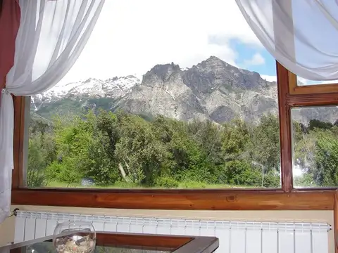 Casa 8 ambientes con 6 baños