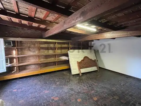 Oficina 6 ambientes con 1 baño