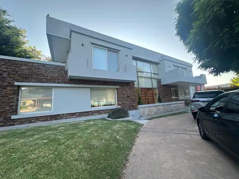 Venta Casa 4 ambientes en Arenas del Sur