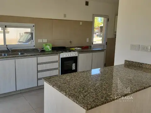 Casa en Venta en Pilar del Este - Santa Guadalupe, USD 230.000