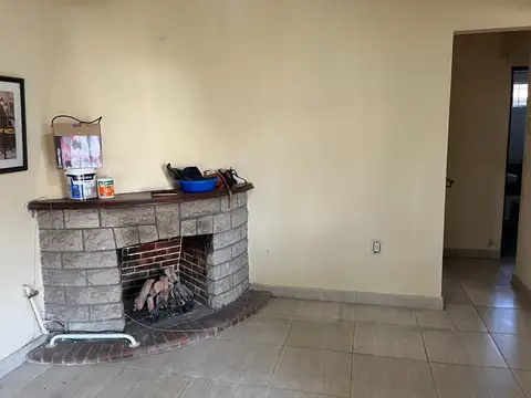 Casa 2 ambientes con 1 baño