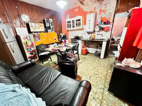 Casa 4 ambientes con 2 baños