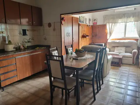 Casa 3 ambientes con 1 baño