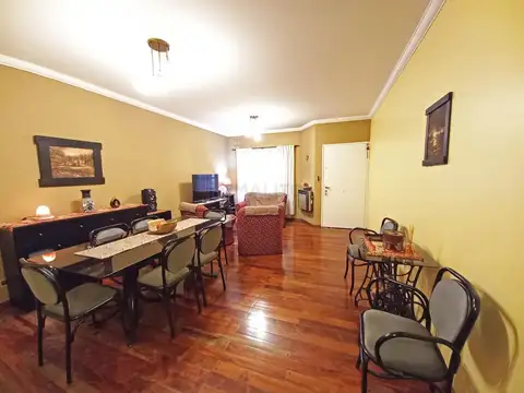 Depto Tipo Casa 4 ambientes con 3 baños