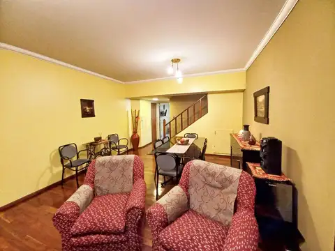 Depto Tipo Casa en Venta con 1 cocheras