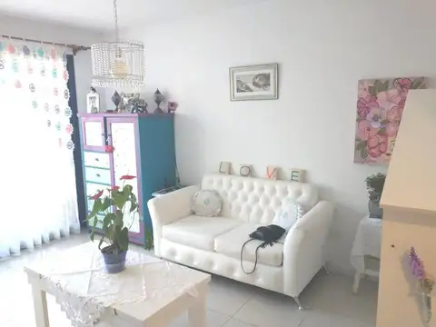 EXCELENTE E IMPECABLE DEPTO EN DUPLEX,2 AMB AMPLIOS ,DORM SUITE C/VESTIDOR Y JARDIN EN TERRAZA  