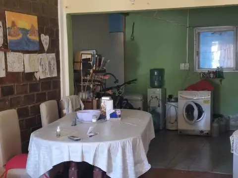 Casa 3 ambientes con 1 baño