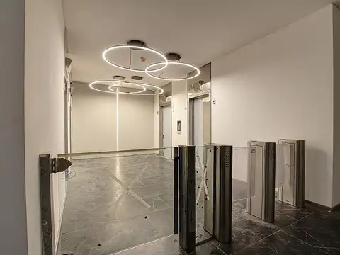 Oficina en Venta con 5 cocheras