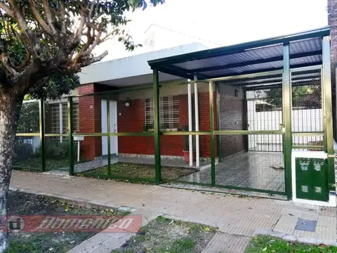 Casa - Alquiler - Argentina, CASTELAR - ARRECIFES 712